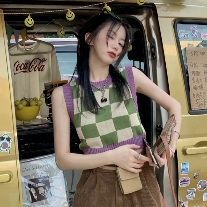 Sweet Check Short Knit Casual Top