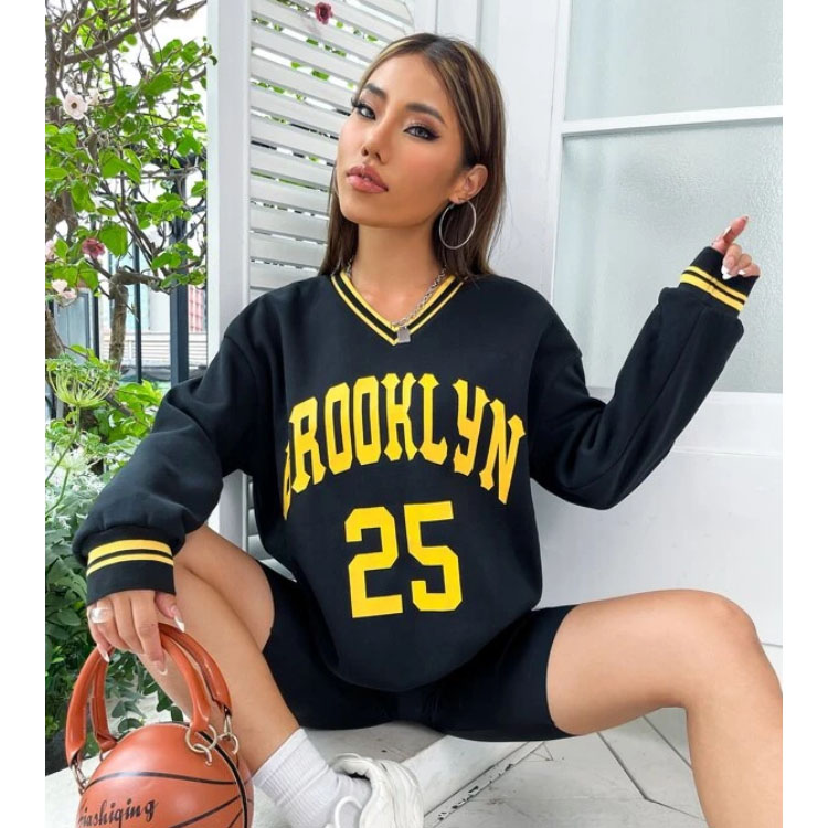 Women's Letter Graphic V-neck Black Sweatshirt