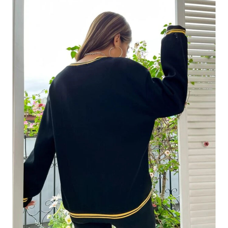 Women's Letter Graphic V-neck Black Sweatshirt